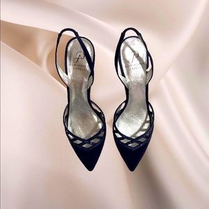 ELEGANT DEEP BLUE ADRIANNA PAPELL HEELS SIZE 9